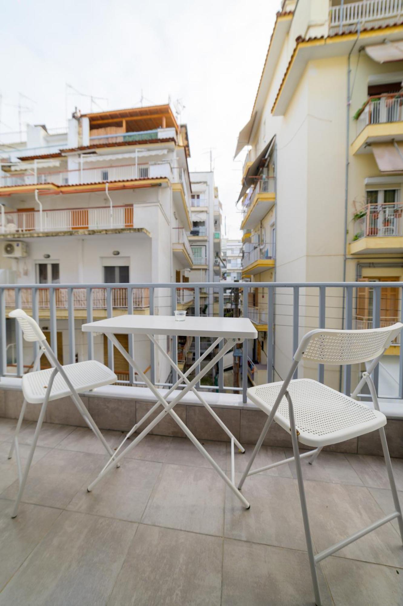 New Modern 2Nd Floor Apartment Tesalonika Bagian luar foto